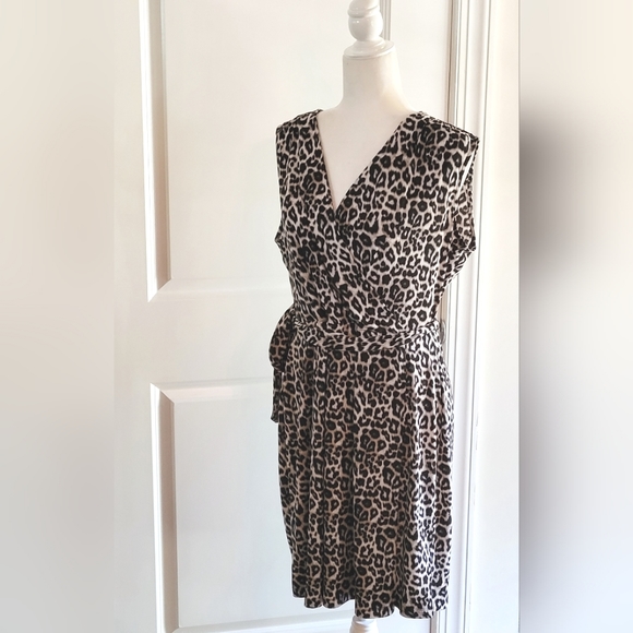 🌺Apt.9 Wrap Dress - Picture 6 of 9